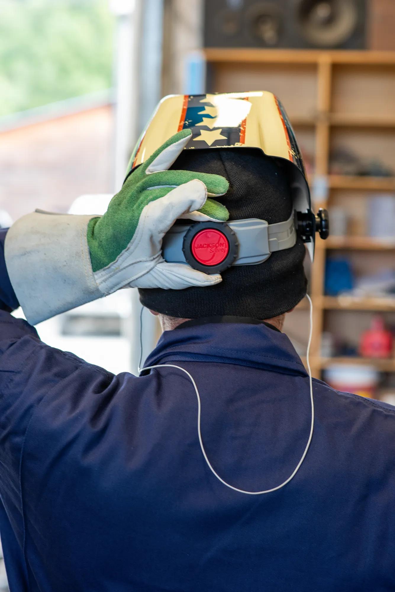 HLX 100 Welding Helmet – Insight Variable ADF – Stars and Scars