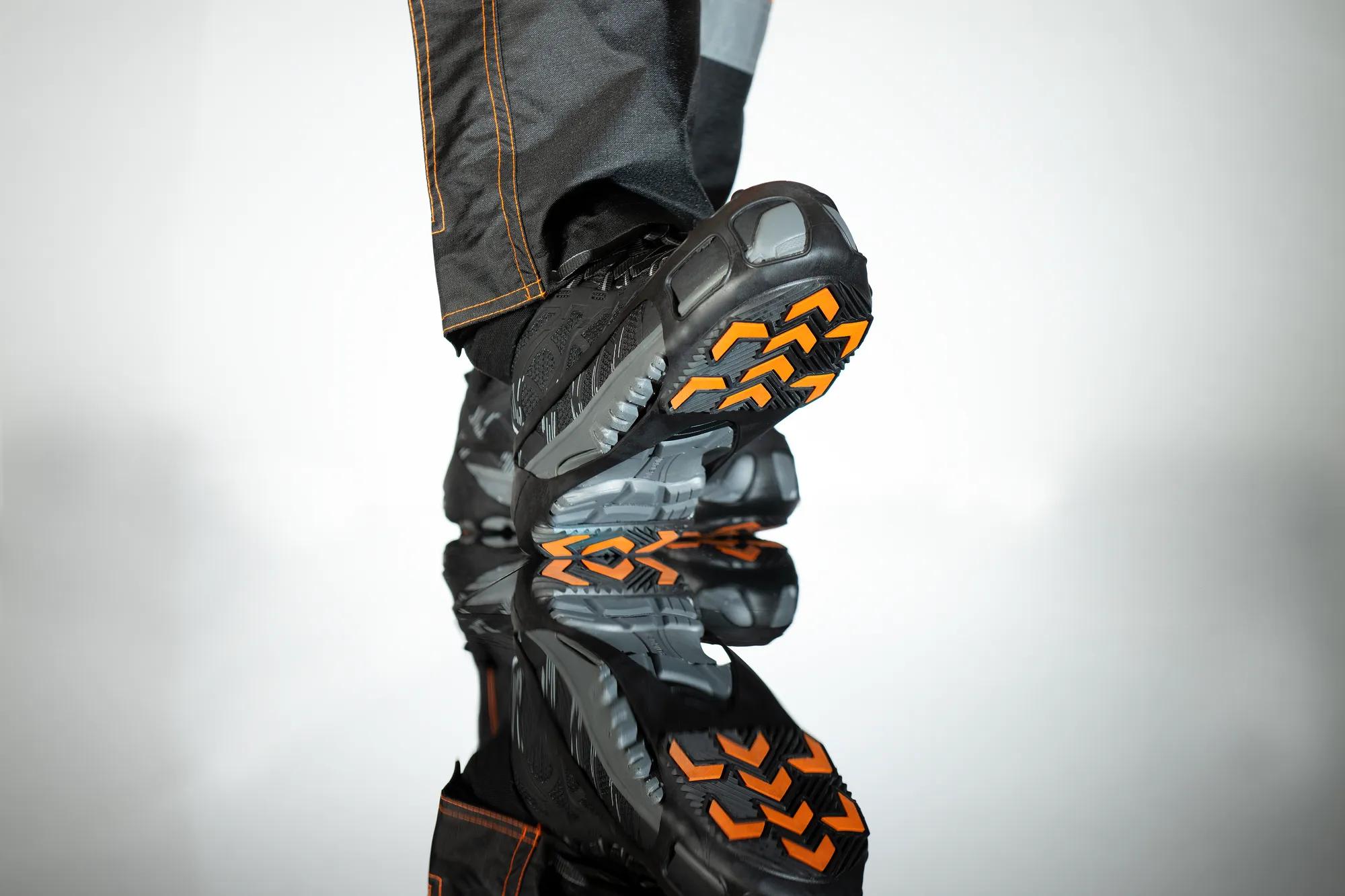 GripPro™ Spikeless Traction Aids – L/XL | V3553570-L/XL | Traction