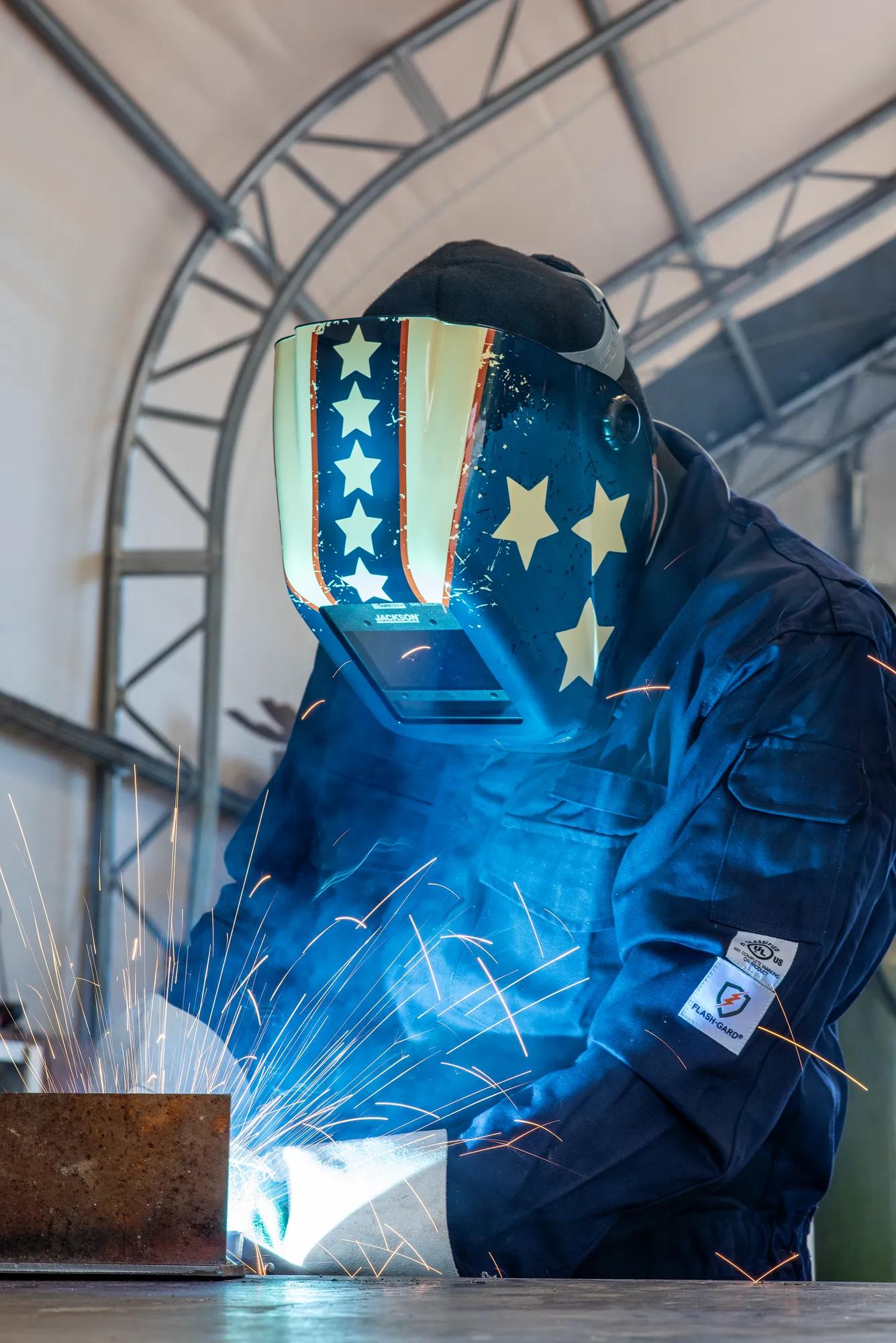 HLX 100 Welding Helmet – Insight Variable ADF – Stars and Scars