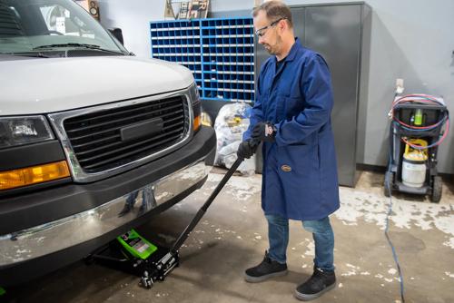 3.5-Ton Lighting Lift&trade;  Heavy-Duty Floor Jack product photo