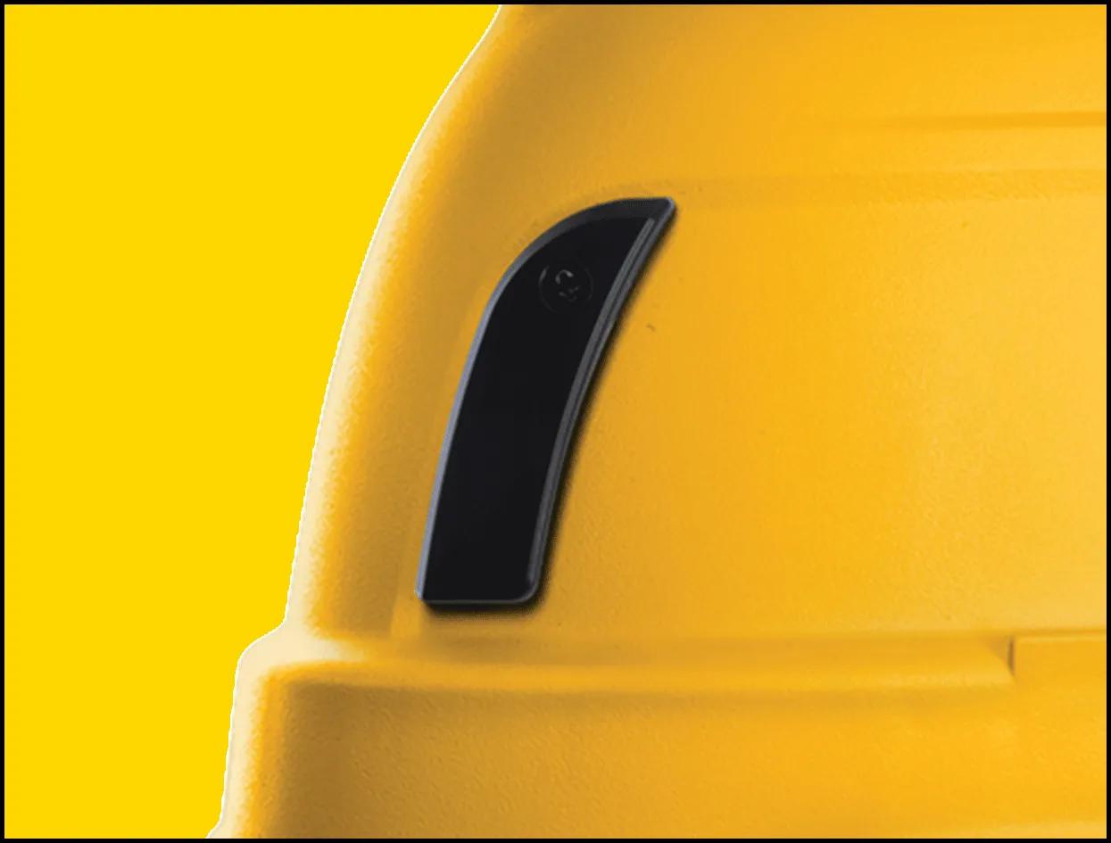 XS2 helmet – rear side view