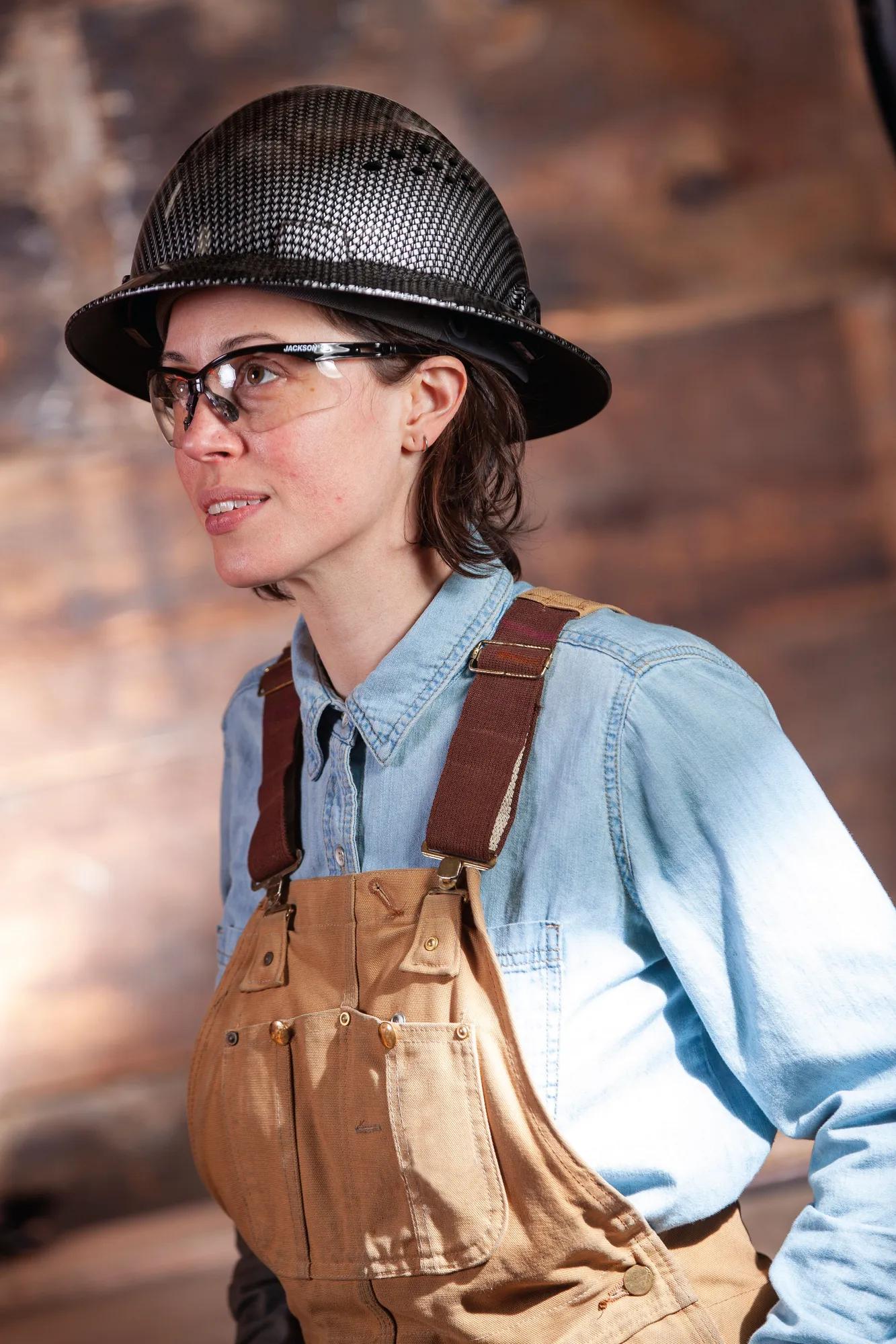 Blockhead® FG Full Brim Hard Hat – Vented – Carbon Fiber finish