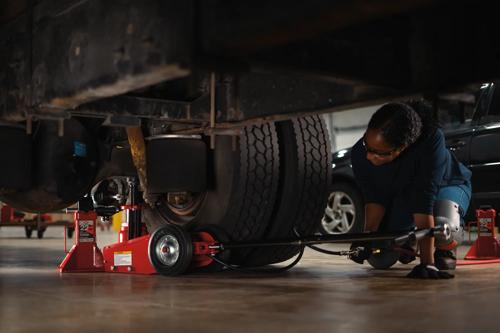 35-Ton Air/Hydraulic Axle Jack product photo