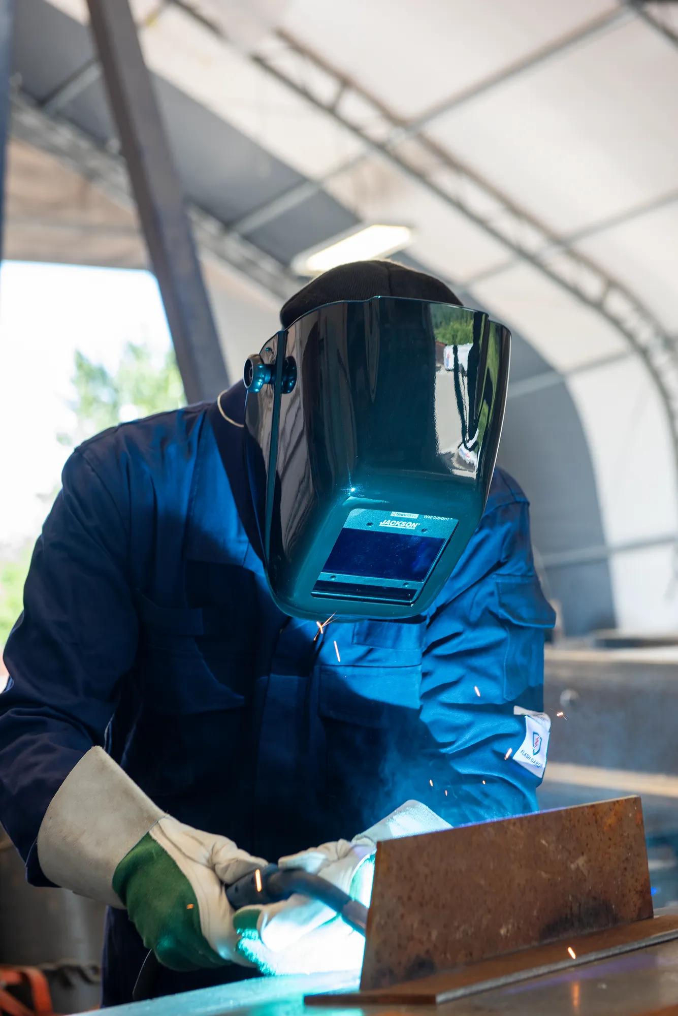 ギャルソン HLX Welding Helmet – Insight Variable ADF – 5.25
