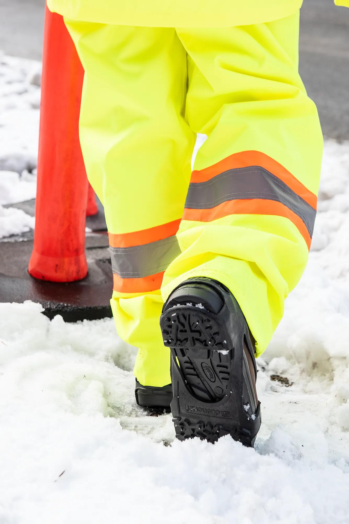 Heavy Duty Industrial Traction Aids – XL | V3550570-XL | Traction