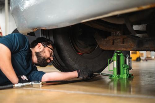 20-Ton Air-Assist Bottle Jack product photo